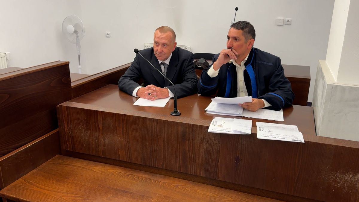 Plastický chirurg stojí před soudem. Zpackanou operací nosu pacientku znetvořil, tvrdí obžaloba