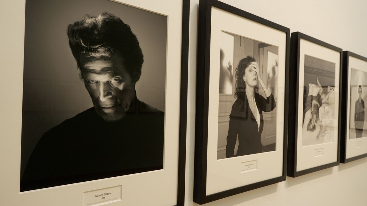 Největší fotografická výstava v historii Prahy. Tono Stano a jeho středoškolské i aktuální snímky