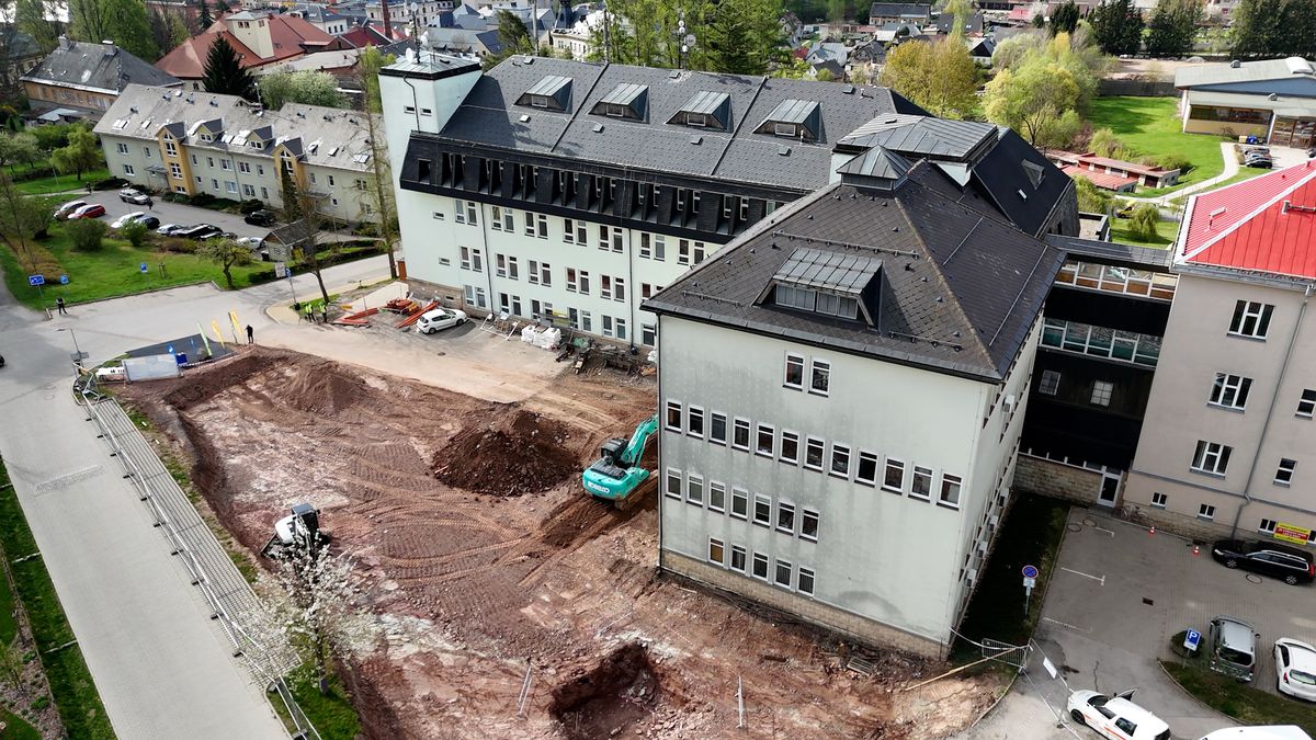 V Jilemnici vznikne nový pavilon pro urgentní příjem i s heliportem na střeše