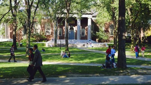 Trumpova administrativa pozastavila financování Harvardovy univerzity