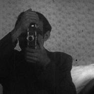 Dokusérie stojí na amatérských záběrech. 1945–1948