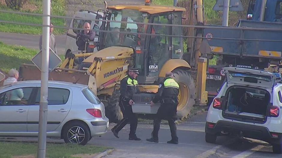 Bobr zastavil v Domažlicích výkopové práce, usídlil se pod bagrem