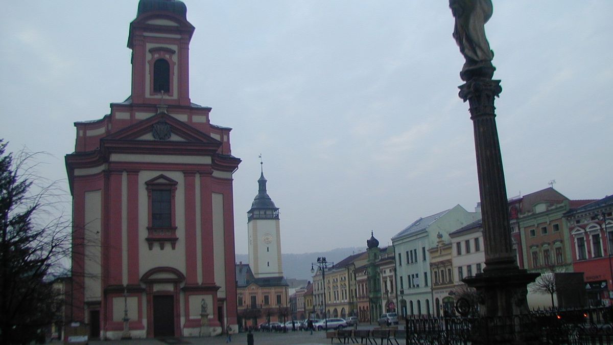 Muž ukradl v kostele v Hranicích hostie a snědl je. Hrozí mu tři roky
