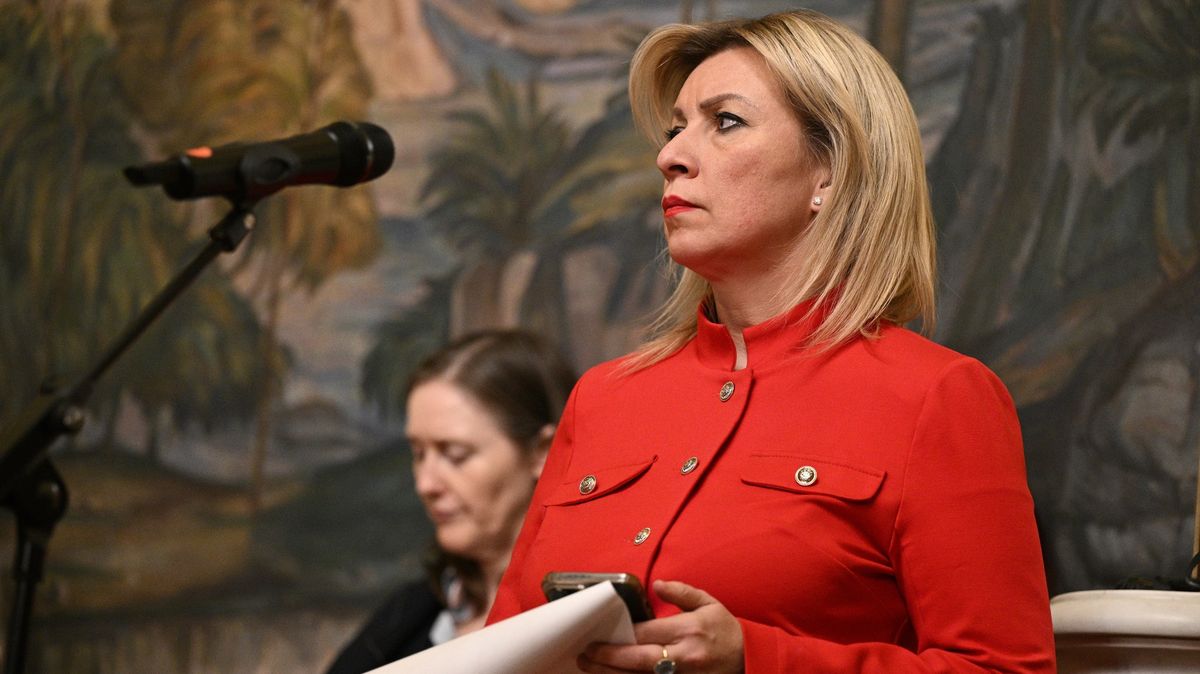 Americké hrozby vůči Íránu jsou nepřijatelné, říká Zacharovová