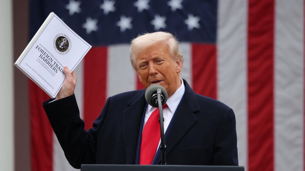 Trump: Pokud země přijdou s fenomenální nabídkou, můžeme o clech jednat