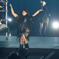 Ewa Farna vystoupila v kostýmu od návrhářky Jany Horejšové, která tvoří pod značkou On The Boat.