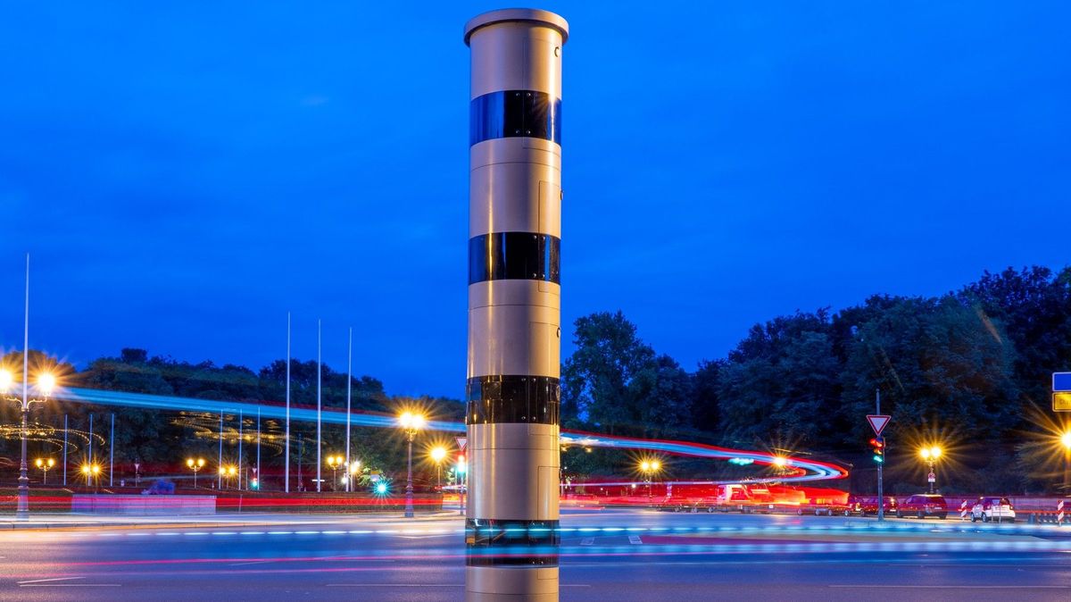 Obec v Německu neúspěšně žádala o rychlostní radar. Nakonec pomohla maketa