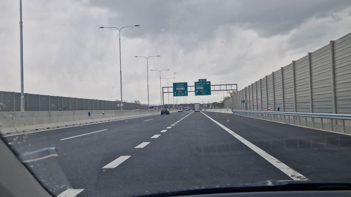 Konec kolon? U Brna po dvou letech prací zprovoznili šestipruh