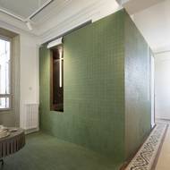 Pro potřeby výstav bylo třeba rekonstruovat hygienické zázemí v bytě. Nikoli ovšem definitivním způsobem. Až bude byt sloužit zase k soukromým účelům, bude jeho podoba upravena.