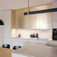 Zlaté detaily na svítidle jsou hezkým nápadem, jak využít tuto barvu dále.