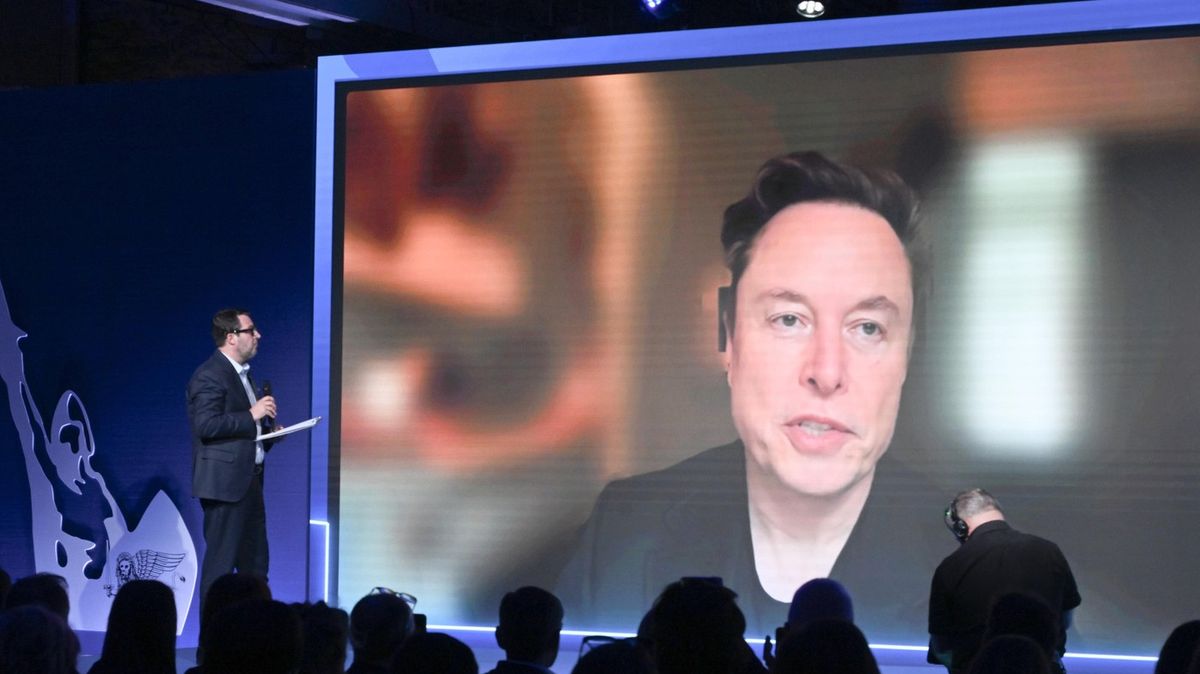 Musk doufá v bezcelní zónu mezi Evropou a USA
