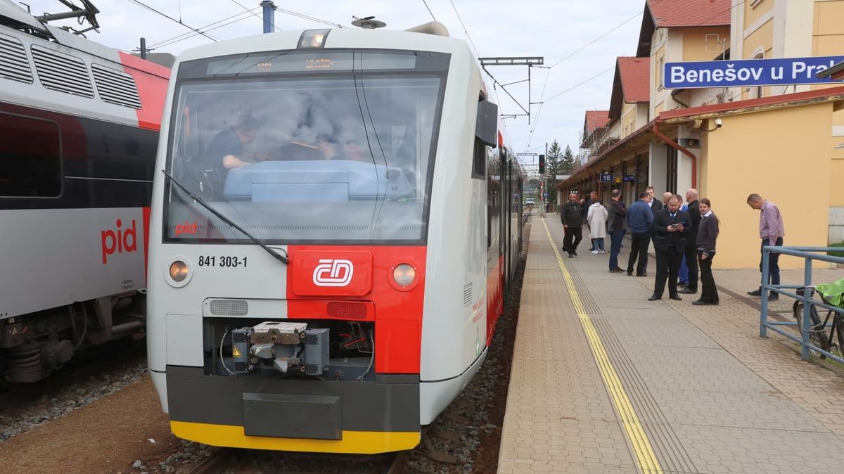 Čeští cestující dědí skoro třicetileté německé vlaky, i tak si polepší