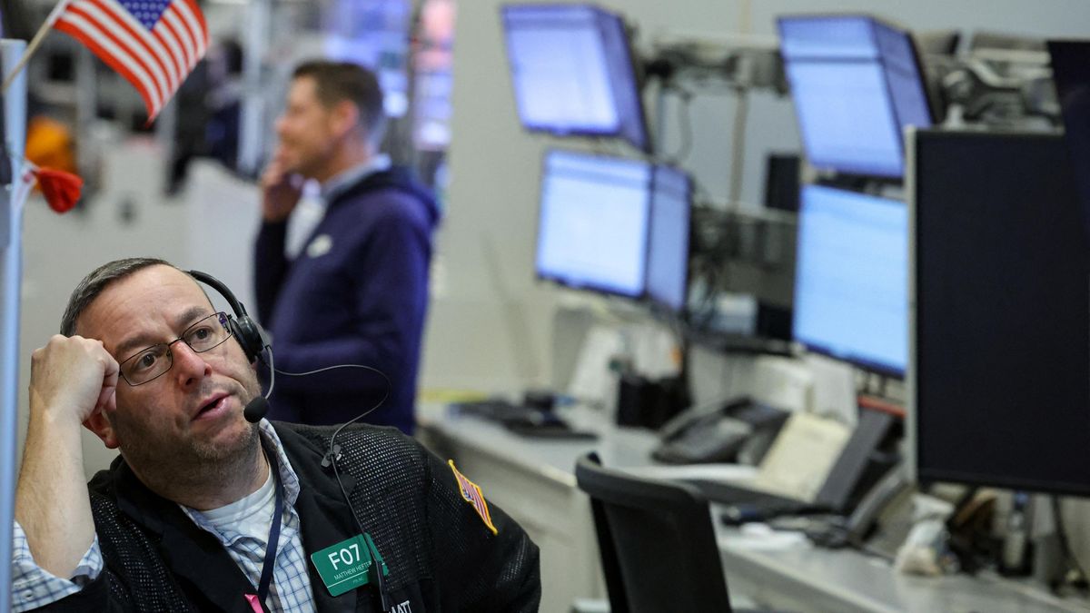 Největší pokles akcií v USA od pandemie. Apple se propadl o biliony