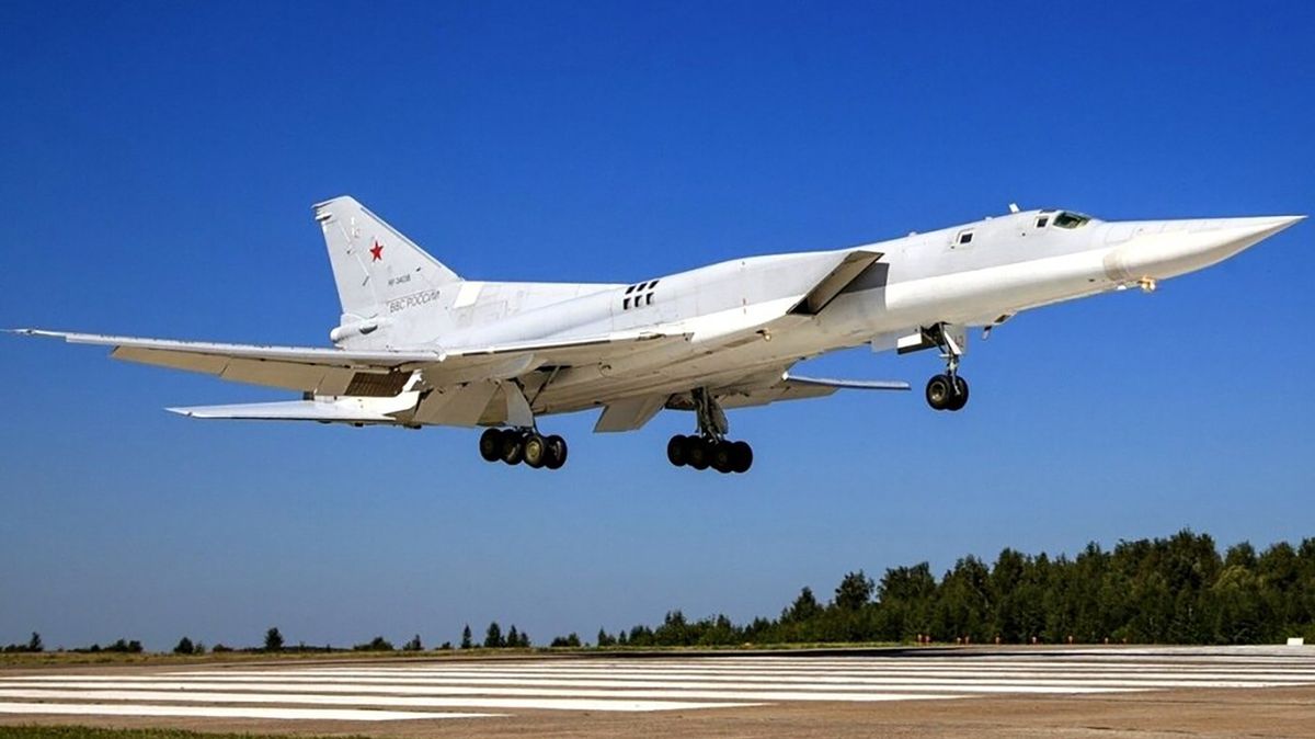 Ukrajinci zničili ruský bombardér za dvě miliardy, oznámil Syrskyj