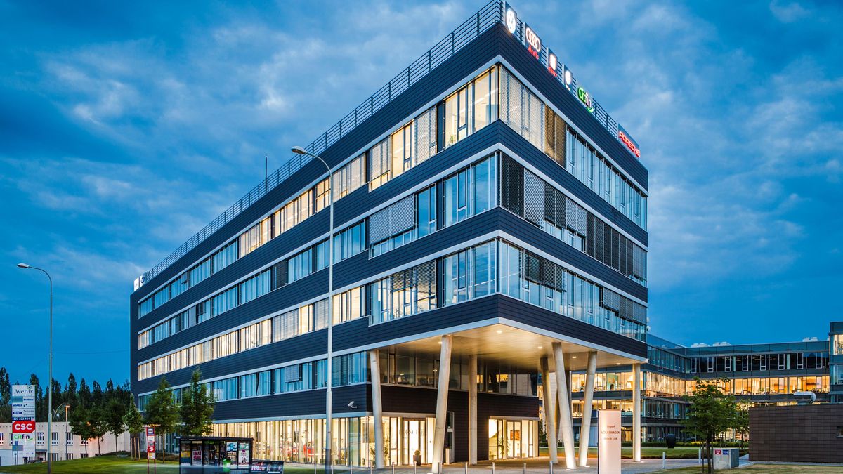 Zmatky na akciových trzích nahrávají investici do nemovitostí