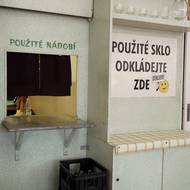 Nádobí si tu po sobě musíte uklidit sami.