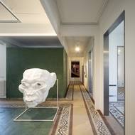 Nově vložené boxy nedosahují záměrně až ke stropům.