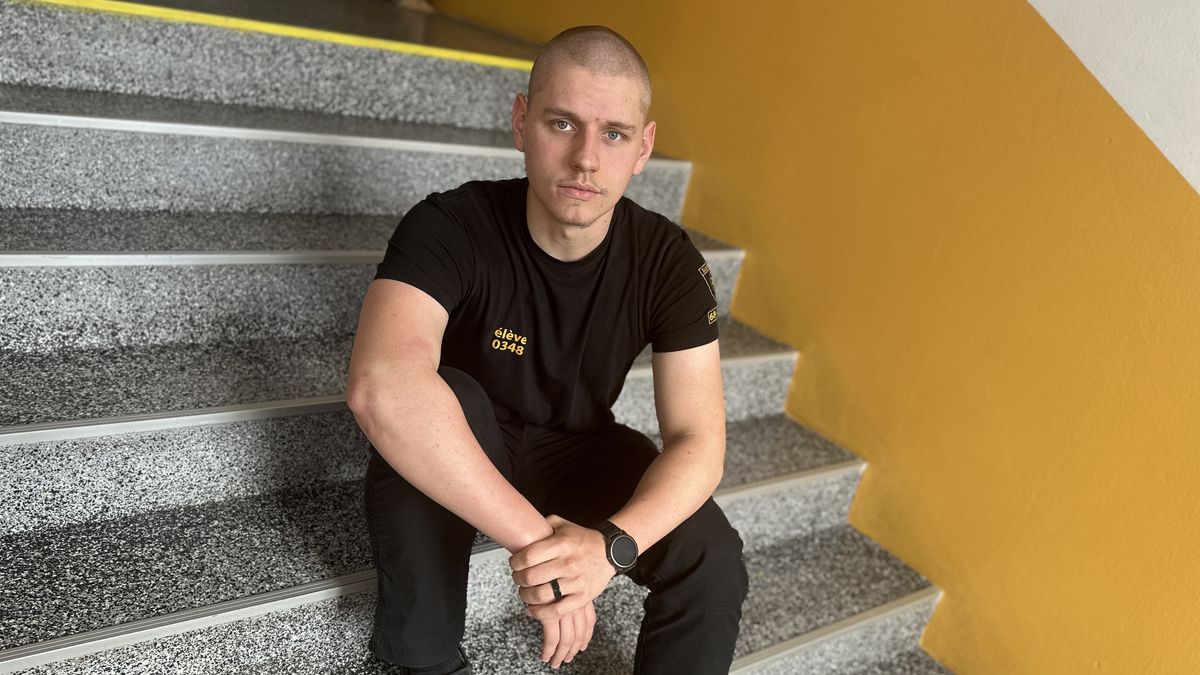 Student na Děčínsku pomohl u nehody. Mezi kamiony řídil tři hodiny dopravu