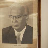 Bývalý prezident Československa tu vidí na zdi hned dvakrát. 