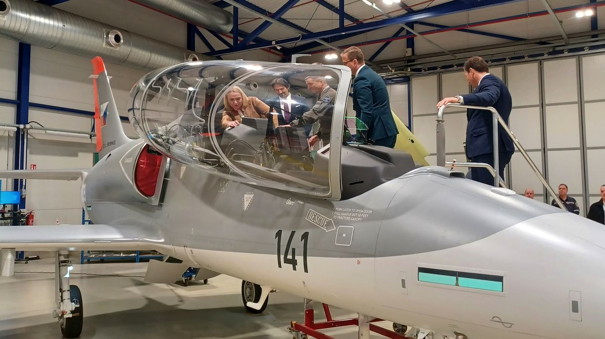 Kaliňák: Slovensko zvažuje nákup českých letounů L-39 od Aera Vodochody
