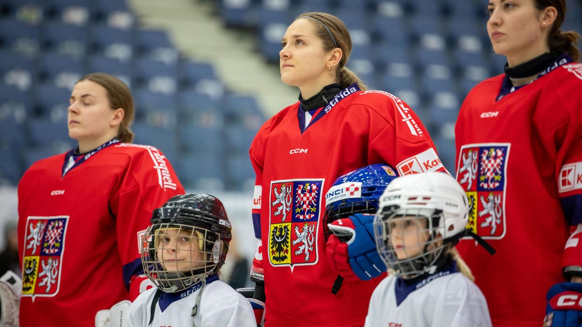 Horší než samotní kluci byli někteří rodiče, vzpomíná na začátky v hokeji Noemi Neubauerová