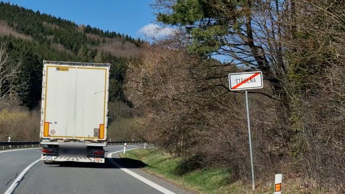 Policisté pustili kamion jedoucí od Slovenska přes zakázaný hraniční přechod