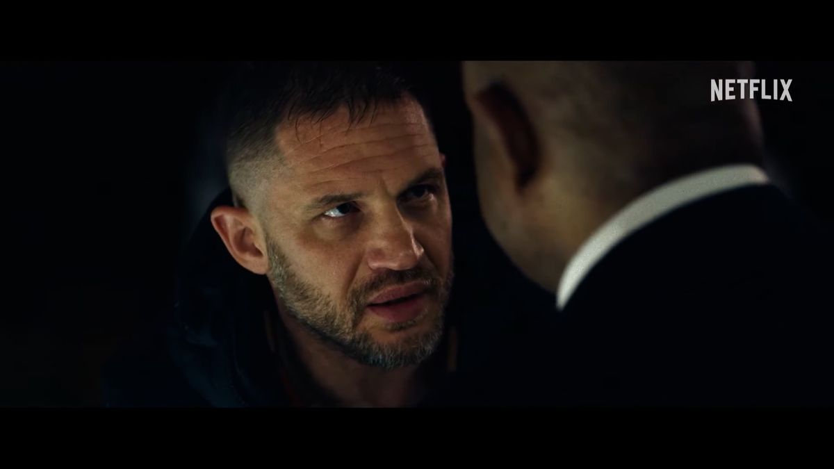 RECENZE: Totální rozklad s Tomem Hardym vzdává poctu hongkongské akční škole