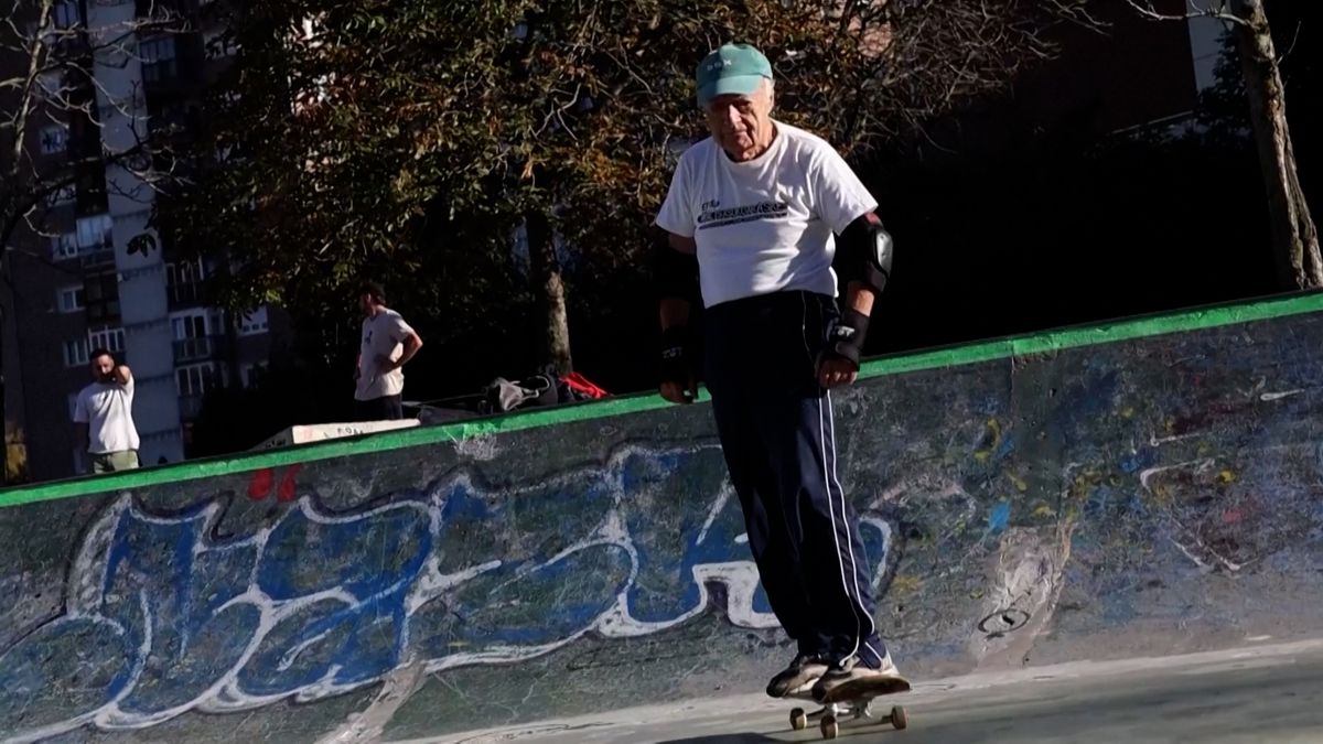 Osmaosmdesátiletý skateboardista dokazuje, že věk je jenom číslo