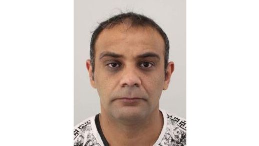 Muž je podezřelý, že pobodal známého v Aši. Hledá ho policie