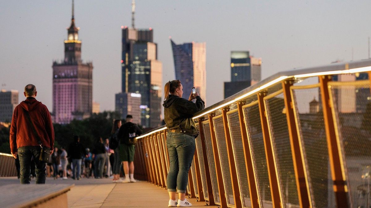 Pozor na fotografování v Polsku. Začal platit zákaz snímání mostů, tunelů či tratí