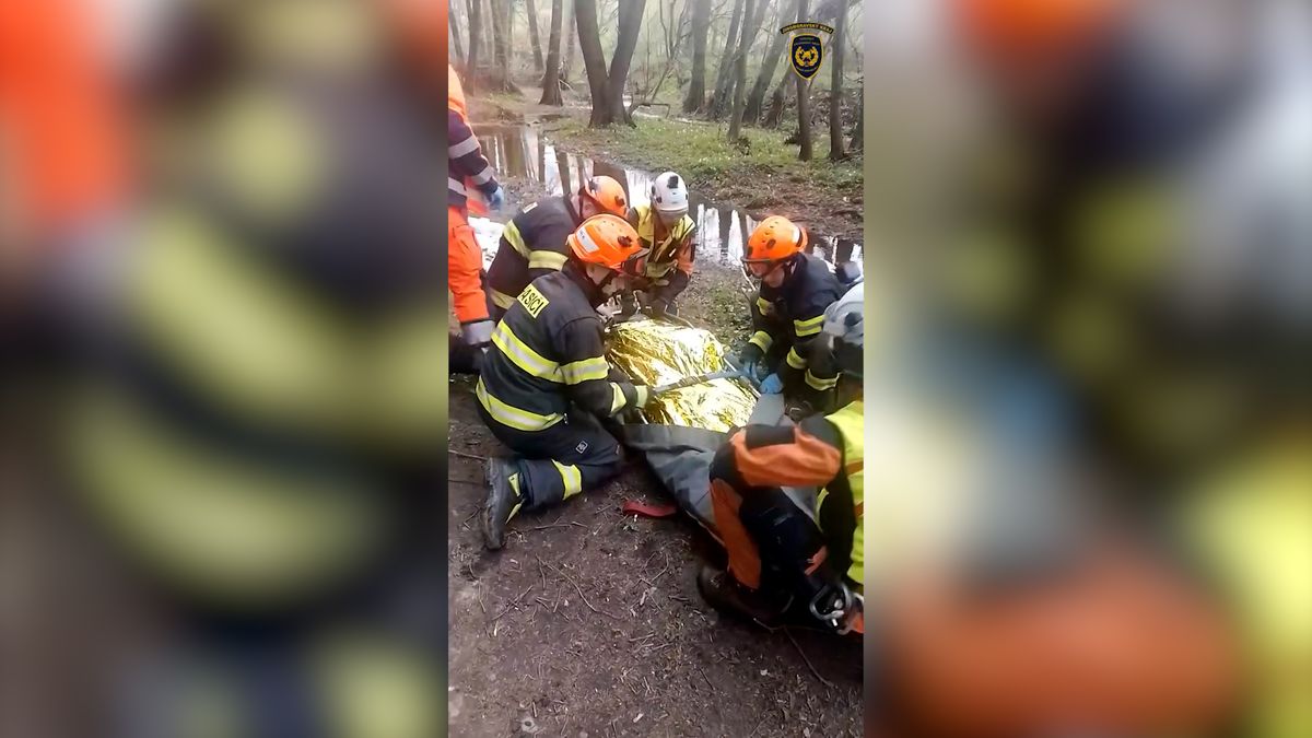 Zraněnou ženu v lese u Vyškova zachraňoval vrtulník