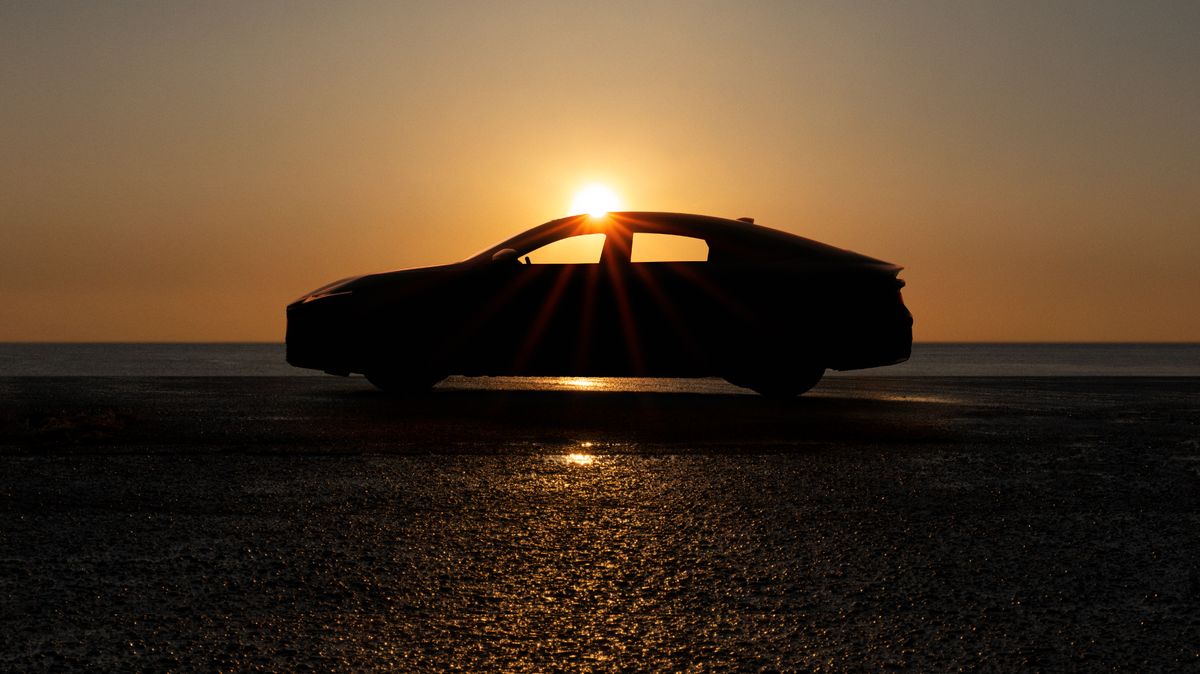 Lexus láká na premiéru nového sedanu ES, stane se vlajkovou lodí