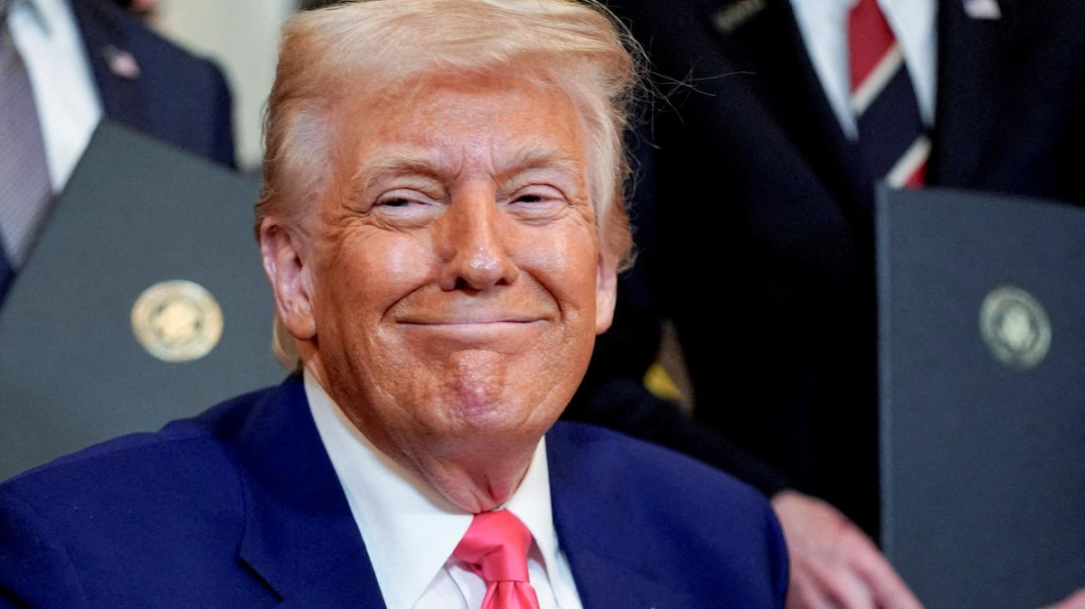 Trumpova cla v praxi: Vývoz ropy z USA do Číny se zhroutil. Peking se dohodl s Kanadou