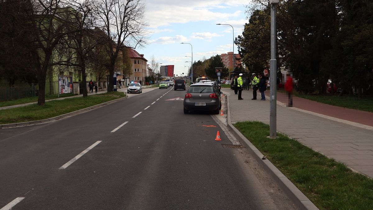Byla jsem ve stresu. Řidička v Olomouci zavinila srážku čtyř aut a ujela