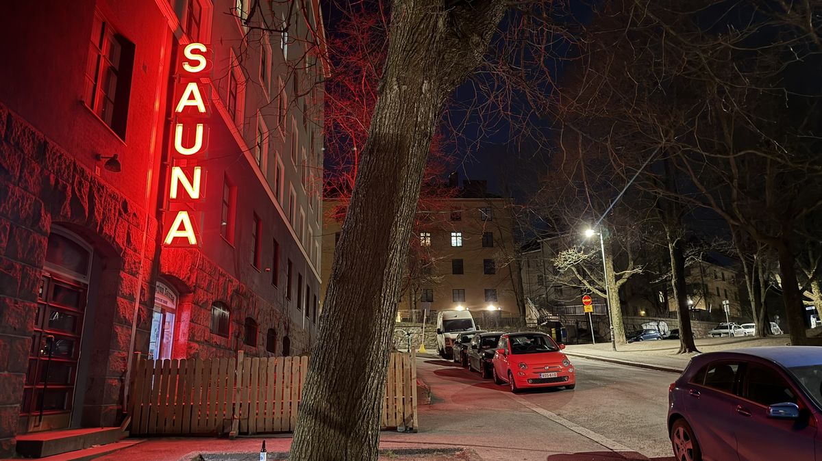 Návštěva sauny v Helsinkách může skončit i zakrvácenými zády