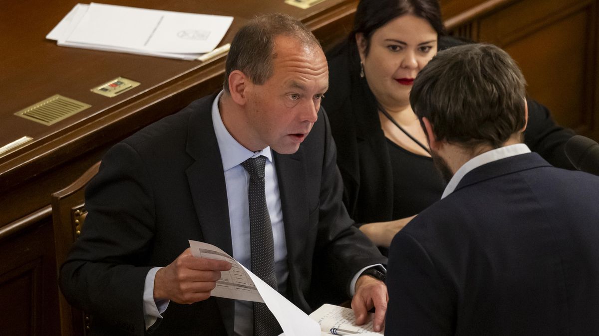 Poslanci schválili zákon o podpoře bydlení pro ohrožené. Bude jen pro minimum lidí