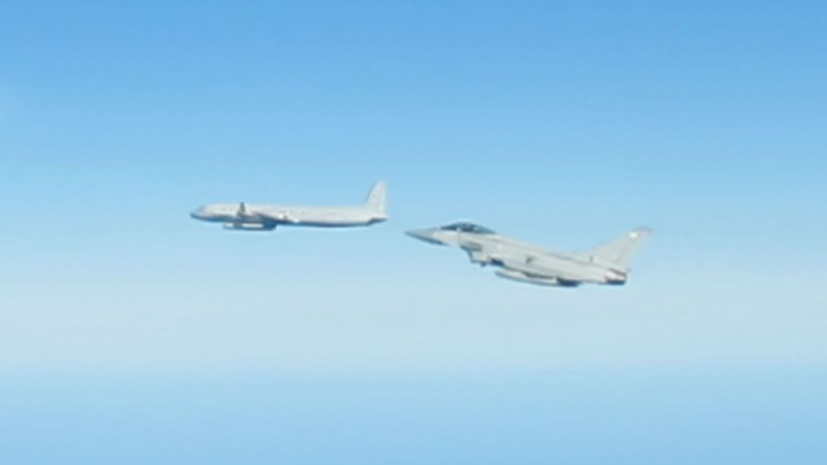 Kvůli ruskému průzkumnému letadlu vzlétly stíhačky NATO
