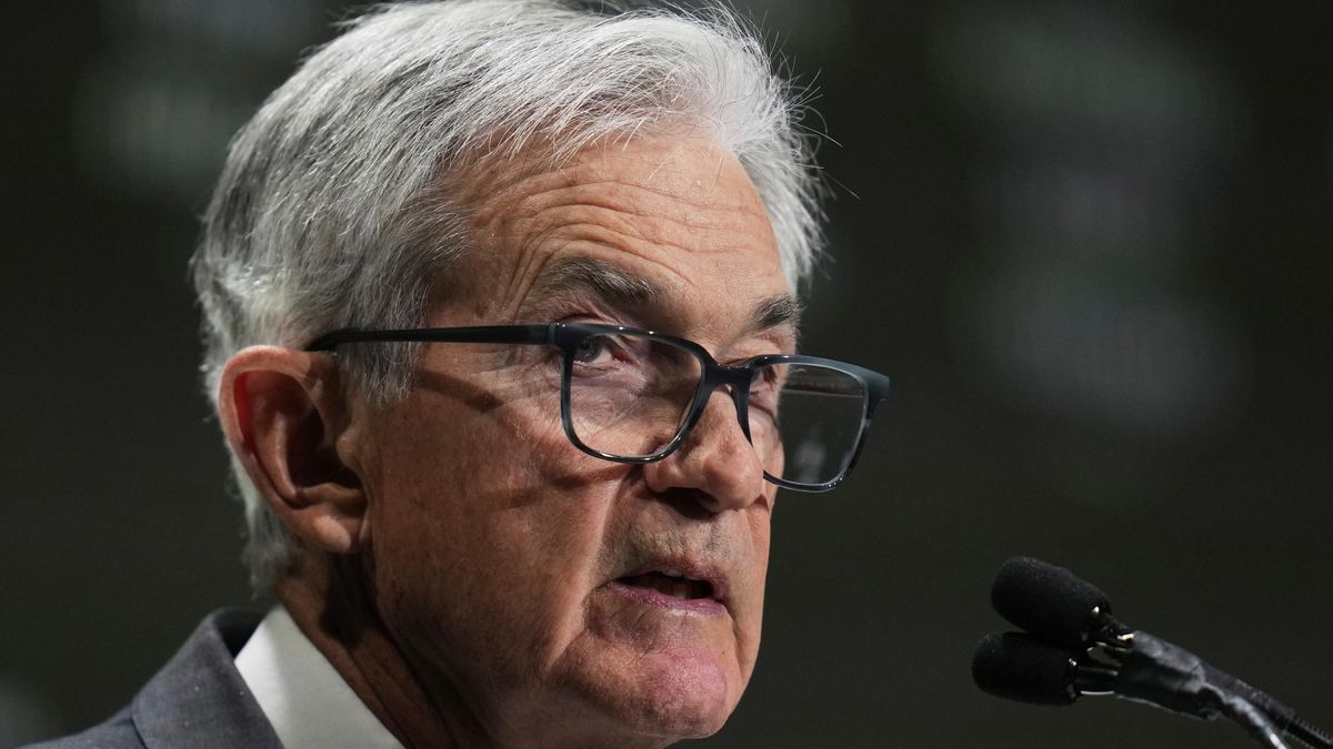 Šéf americké centrální banky vyslovil chmurnou vizi pro USA. Trump ho chce vyhodit