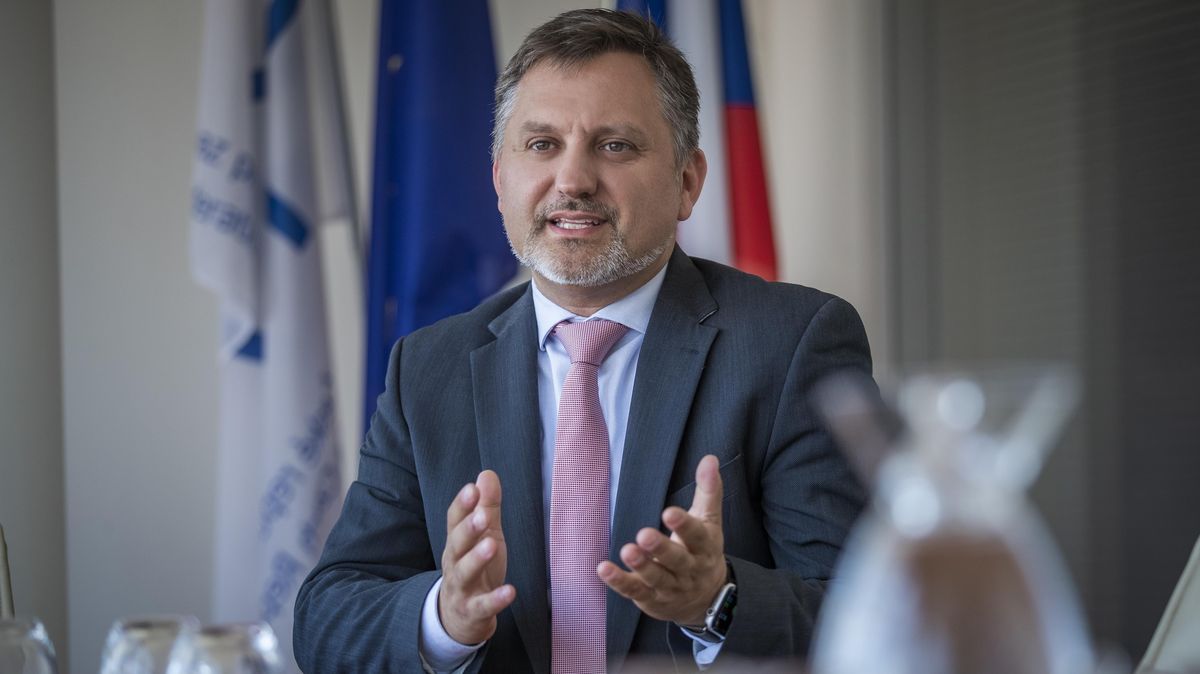 Firmy bojují s drahými energiemi, vláda příliš nepomohla, říká šéf svazu průmyslu Rafaj