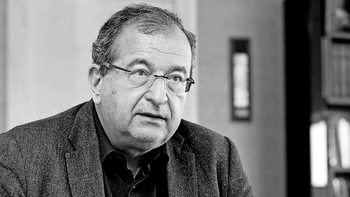 Zemřel Cyril Höschl