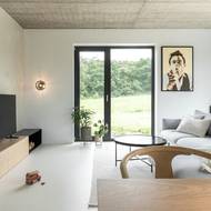 Z obývacího pokoje lze vyjít rovnou do zahrady.