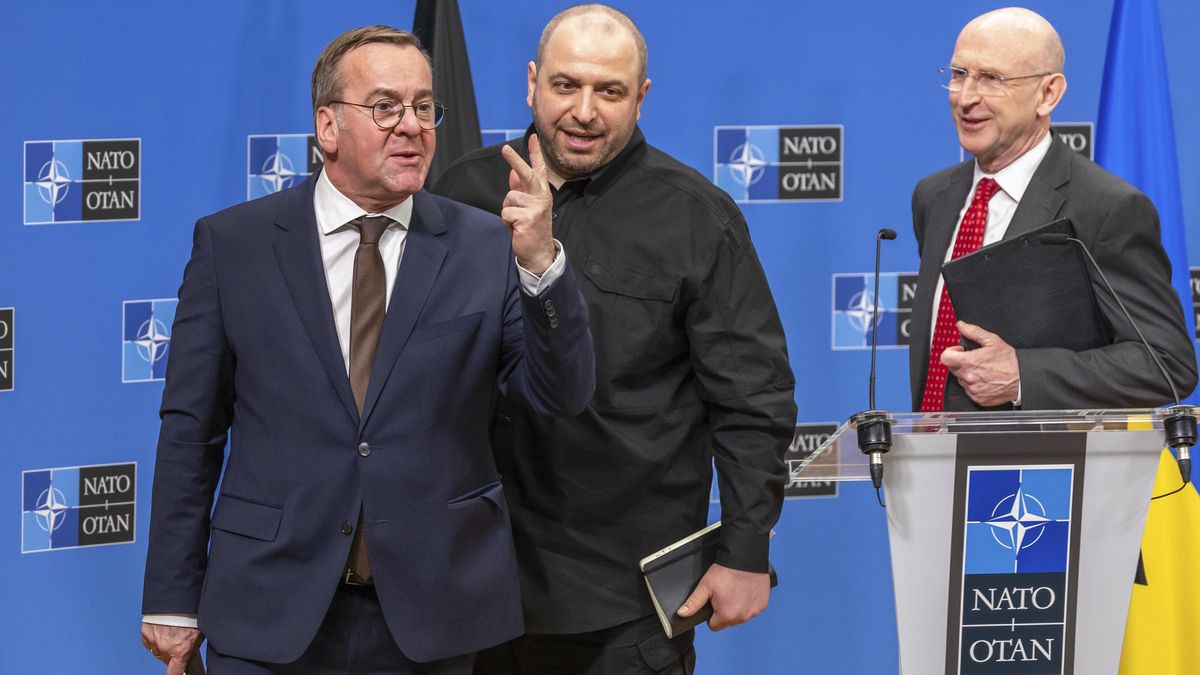 Na brzký mír to nevypadá. Spojenci slíbili Ukrajině další vojenskou pomoc za půl bilionu