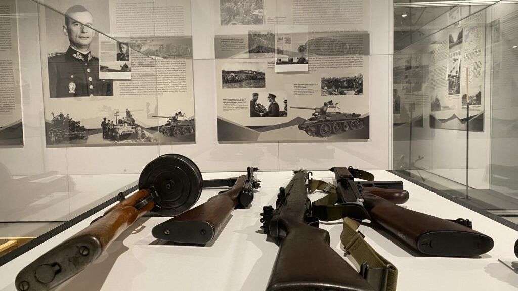 Osvobození přibližuje barikáda v Armádním muzeu Žižkov