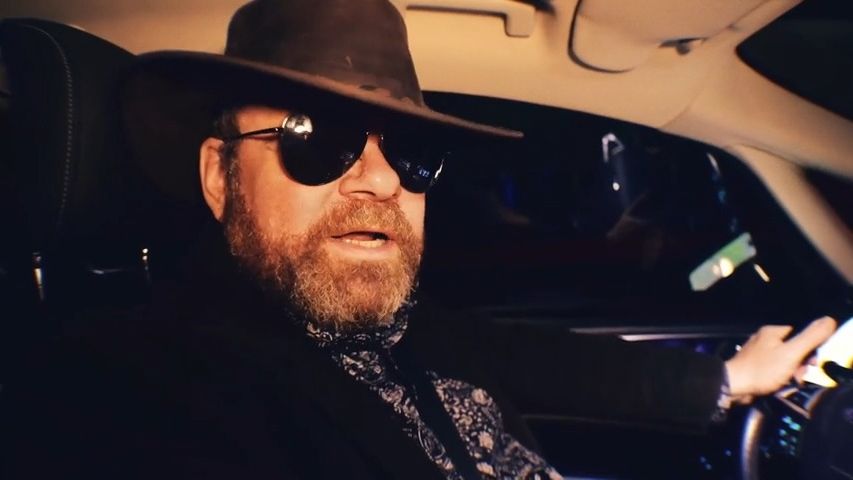 Zpěvák a noční taxikář Mirek Tabák reaguje klipem na divokou jízdu jednoho motoristy