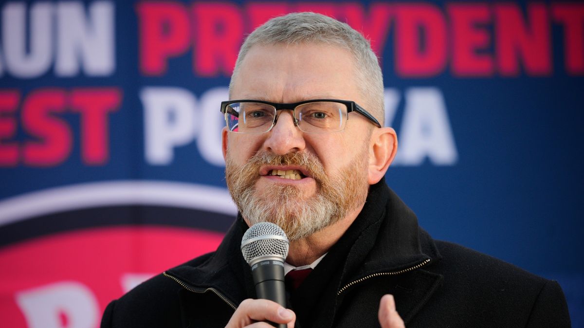 Polský europoslanec vtrhl do nemocnice a napadl doktorku kvůli legálnímu potratu
