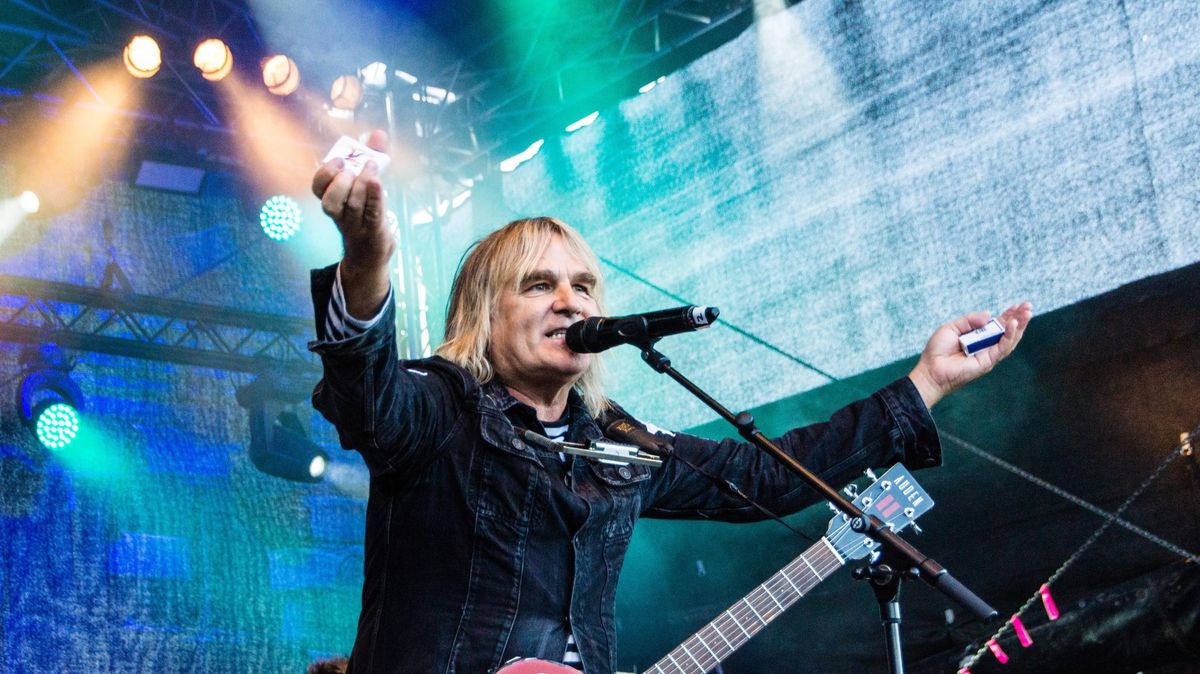 Zemřel hudebník Mike Peters