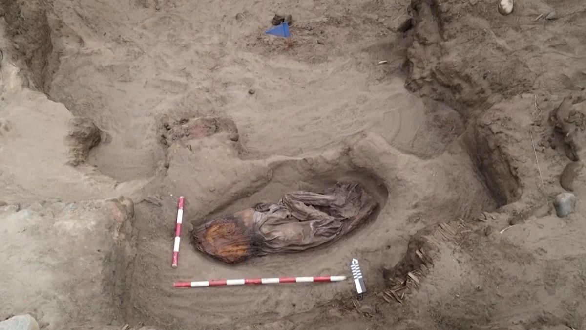 V Peru objevili 5000 let starou hrobku významné ženy dávné civilizace