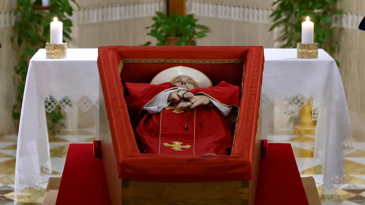 Kyberšmejdi nastražili po smrti papeže Františka útočné pasti