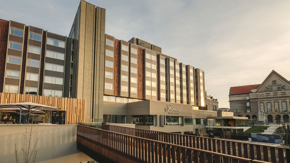 Bývalý hotel InterContinental znovu ožívá a pyšní se přehlídkou umění posledních 50 let