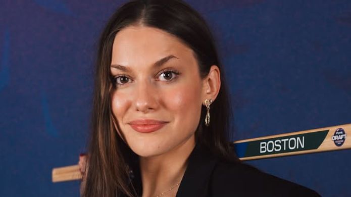 Mrzí nás, že české fanoušky víc zajímá náš vzhled než výkon, říká hokejistka Daniela Pejšová